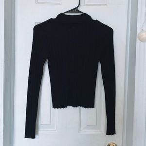 Forever 21 black fitted cropped long sleeve turtleneck